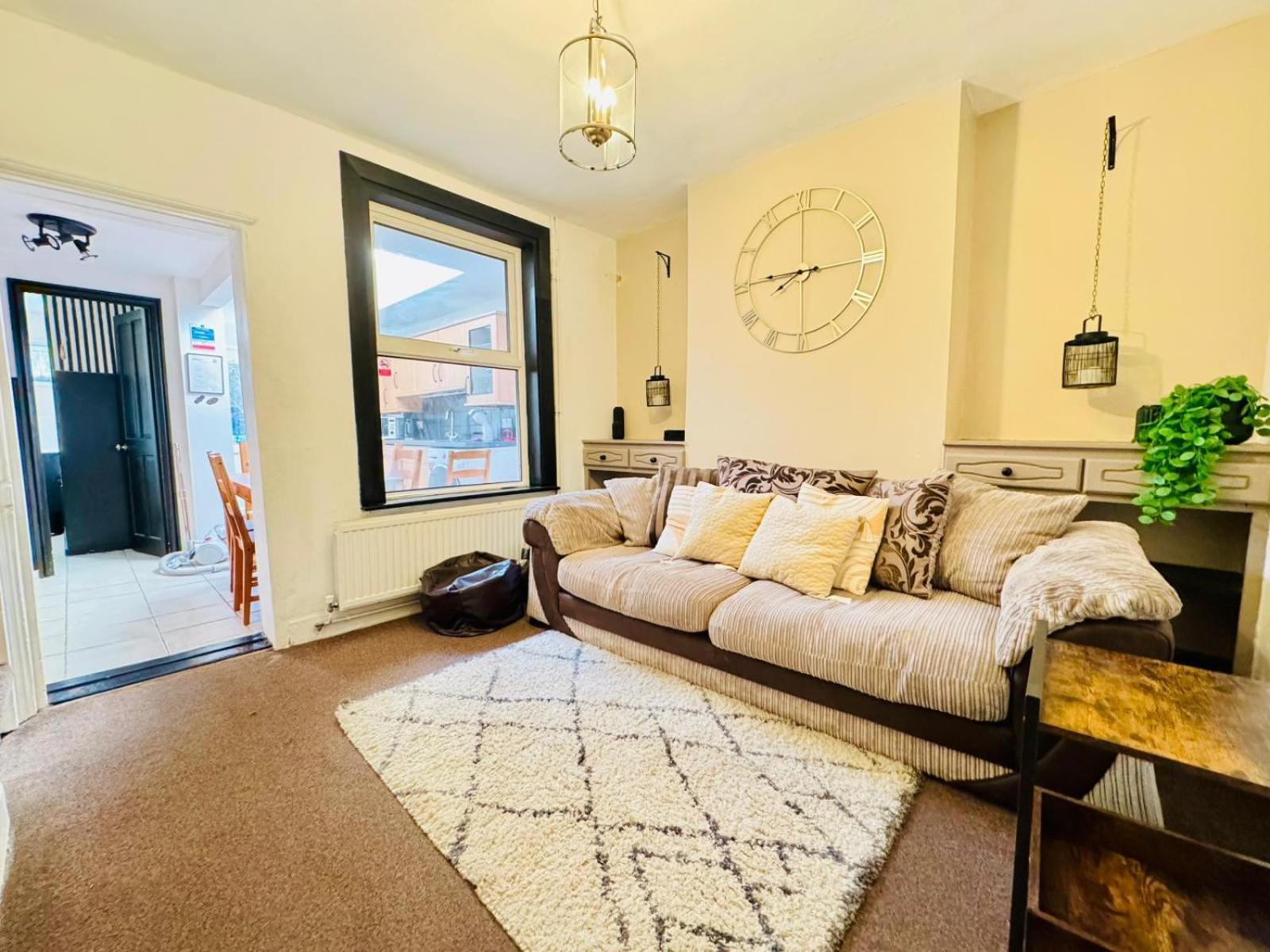 Lovely Dog Friendly, 3 Bed Home Sleeps 8, With Parking & Fenced Garden Work Contractor Leisure, Jasper CBG Exterior photo
