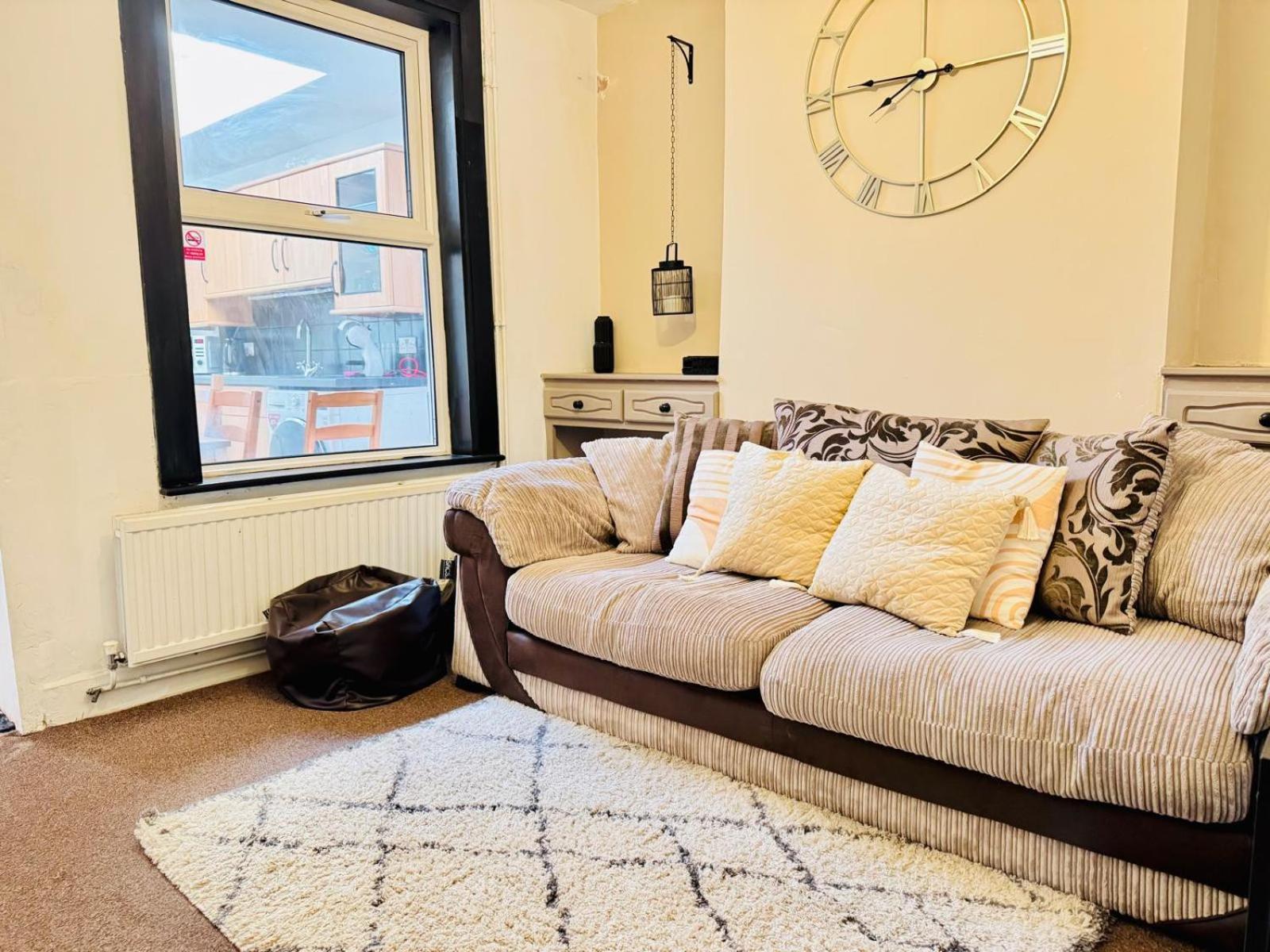 Lovely Dog Friendly, 3 Bed Home Sleeps 8, With Parking & Fenced Garden Work Contractor Leisure, Jasper CBG Exterior photo