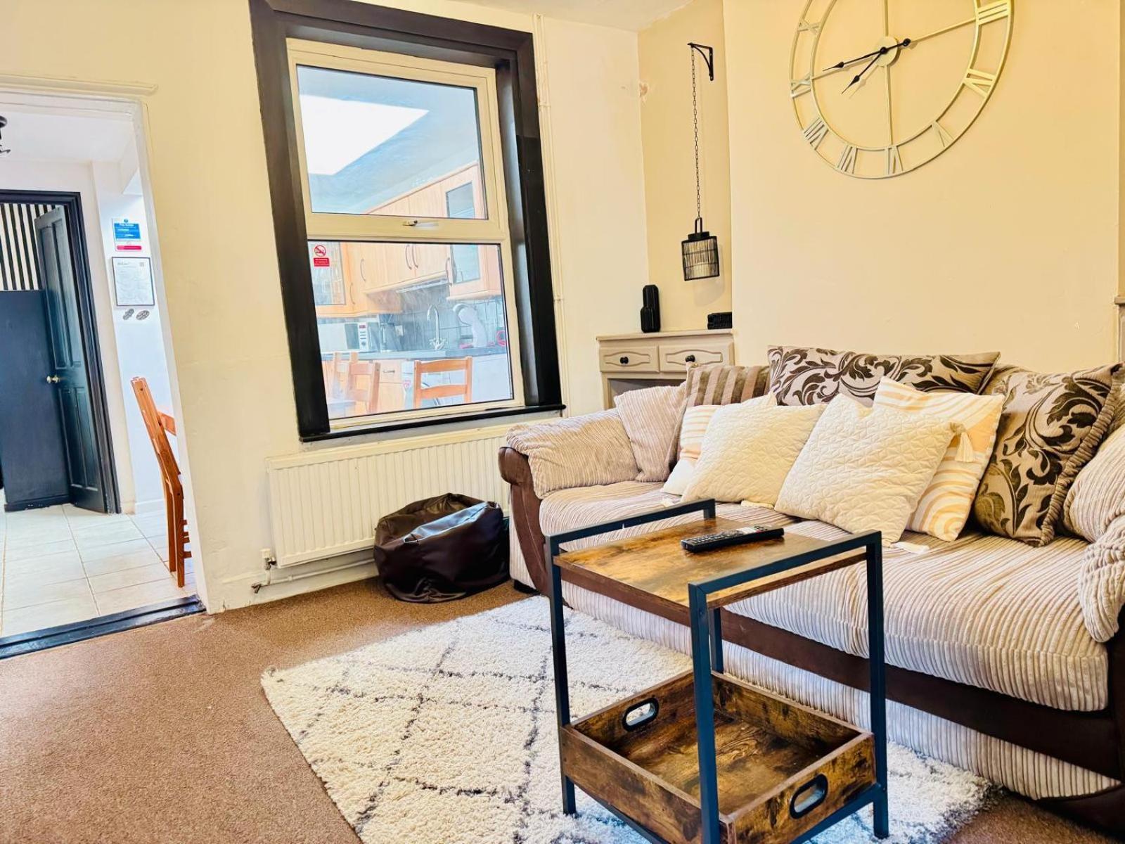 Lovely Dog Friendly, 3 Bed Home Sleeps 8, With Parking & Fenced Garden Work Contractor Leisure, Jasper CBG Exterior photo